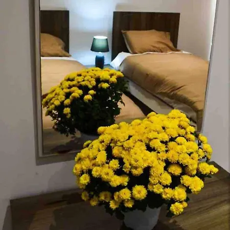 Spacious 3 Bedroom Apartment, Close To Sliema, Valletta & Sea, Sleeps 12! *