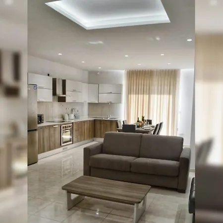 Spacious 3 Bedroom Apartment, Close To Sliema, Valletta & Sea, Sleeps 12!