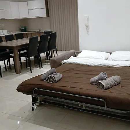 Large 3 Bedroom Apartment, Close To Valletta, Sliema & Sea Appartement Msida