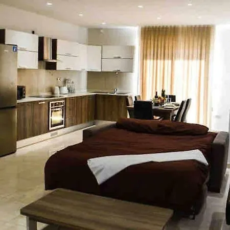 Classic Flat 13, Close To Valletta, Sliema & Sea Apartamento