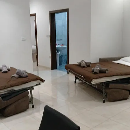 Apartamento Spacious 3 Bedroom Apartment, Close To Sliema, Valletta & Sea, Sleeps 12! Msida