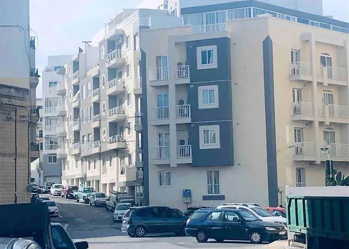 Classic Flat 13, Close To Valletta, Sliema & Sea * Msida