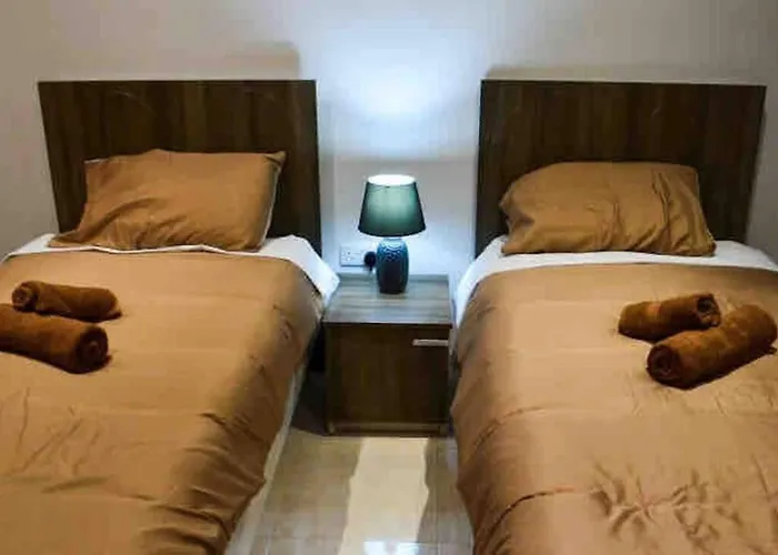 Classic Flat 13, Close To Valletta, Sliema & Sea Apartment *